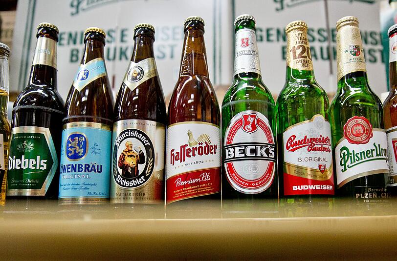 Ein Getränkeriese ist enstanden:  Bierflaschen des Konzerns Anheuser-Busch Inbev. Foto: Daniel Karmann