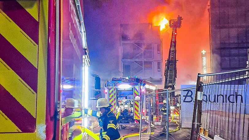 Eine Stunde nach Eintreffen der Feuerwehr war der Brand gelöscht