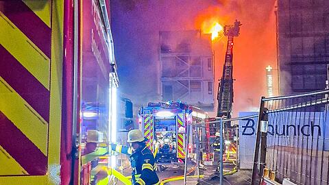 Eine Stunde nach Eintreffen der Feuerwehr war der Brand gelöscht