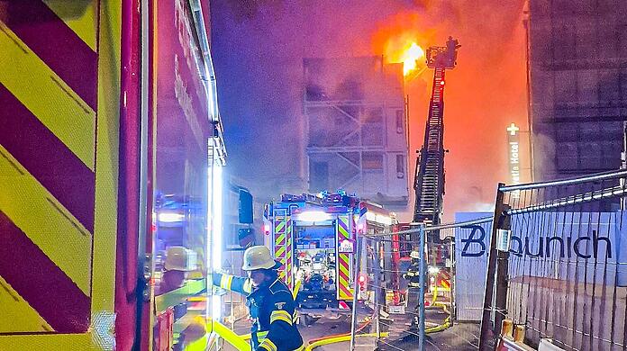 Eine Stunde nach Eintreffen der Feuerwehr war der Brand gelöscht