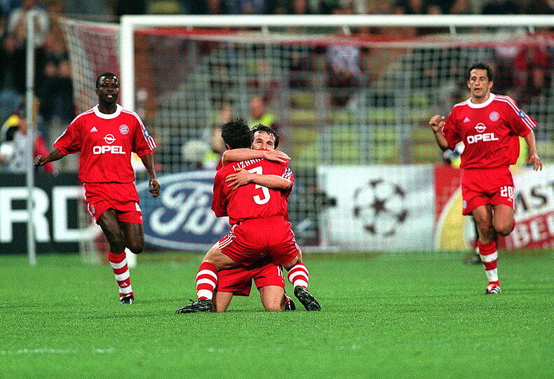 2001: Ein Jahr später sind aber die Bayern dran. Beide Spiele gegen Real werden gewonnen, und am Ende auch die Champions League.