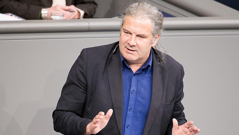 Andrej Hunko (Die Linke) spricht im Bundestag in Berlin. Andrej Hunko (Die Linke) spricht im Bundestag in Berlin.