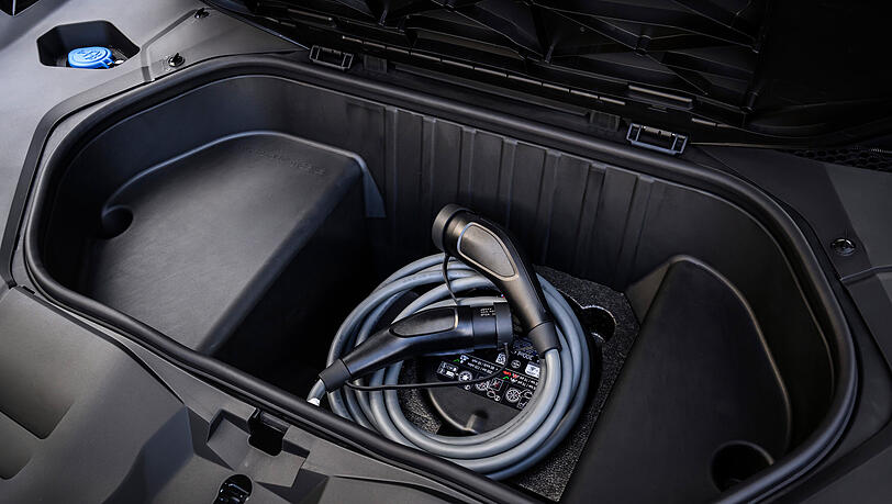 Nützliche Nische: Im 58 Liter großen Frunk unter der Fronthaube lässt sich noch so manches verstauen. Nützliche Nische: Im 58 Liter großen Frunk unter der Fronthaube lässt sich noch so manches verstauen.