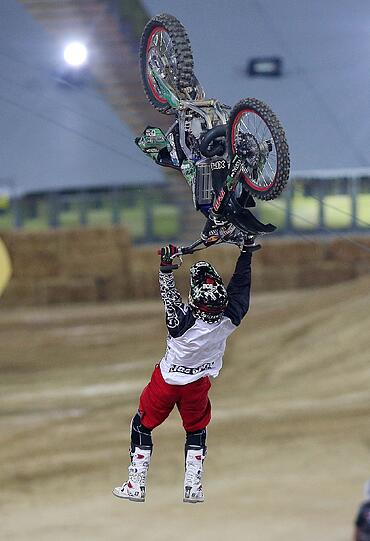 Am Samstag haben die X-Fighters in München Station gemacht - und spektakuläre Stunts gezeigt. Mit von der Partie beim letzten Stopp vor dem Finale in Sydney: Die Stars der Szene rund um den Spanier Dany Torres.