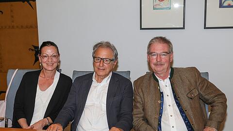 Münchens SPD-Chefin Claudia Tausend, Neu-SPDler Marian Offman und Fraktionschef Alexander Reissl verkünden am Montagnachmittag die Neuigkeit.