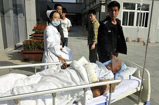 Die Bilder vom schweren Busunfall in China.