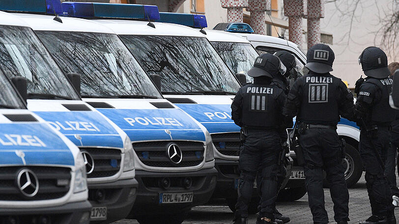Die Union will 15.000 zusätzliche Stellen bei der Polizei schaffen.