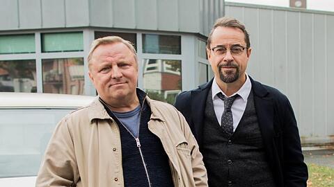 Axel Prahl als Kommissar Thiel (l) und Jan Josef Liefers als Professor Karl-Friedrich Boerne sind die Quotenkönige beim "Tatort".