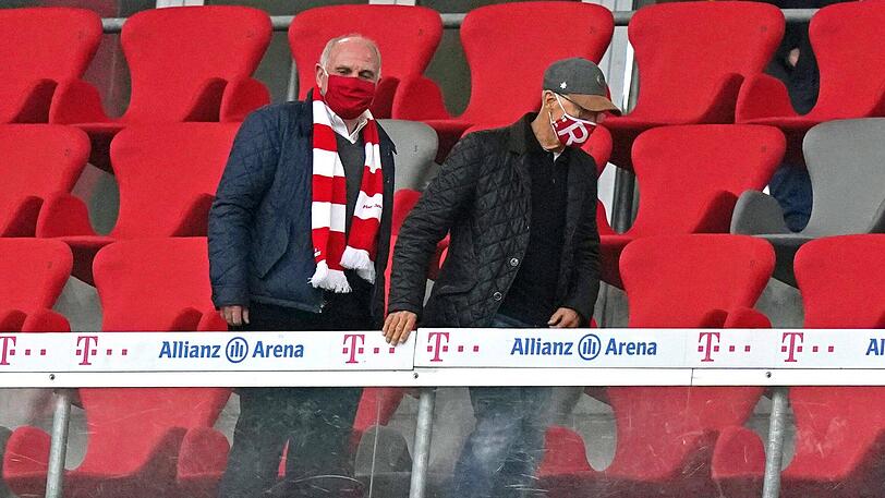 Sah das Spiel gemeinsam mit Uli Hoeneß: Ehrenpräsident Franz Beckenbauer (re.).