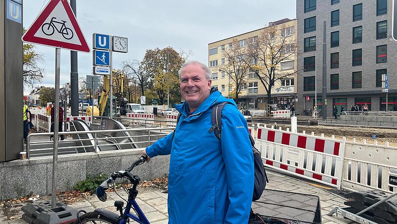 Er nimmt das Baustellen-Chaos gelassen: Anwohner Stephan Dengler steigt stattdessen aufs Radl. Er nimmt das Baustellen-Chaos gelassen: Anwohner Stephan Dengler steigt stattdessen aufs Radl.