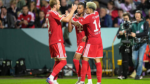 Offensivtrio des FC Bayern (v.l.): Harry Kane, Michael Olise und Luis D&iacute;az.