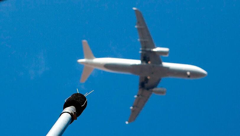 Immer wieder werden Piloten Opfer einer Attacke mit einem Laserpointer. (Archivbild: dpa) Immer wieder werden Piloten Opfer einer Attacke mit einem Laserpointer. (Archivbild: dpa)