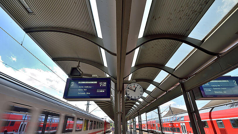 Bahn-Chef Rüdiger Grube will nächste Woche im Aufsichtsrat seine Pläne zum Konzernumbau vorstellen. Bahn-Chef Rüdiger Grube will nächste Woche im Aufsichtsrat seine Pläne zum Konzernumbau vorstellen.