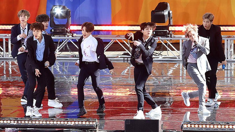 Die Mitglieder von BTS während eines Auftritts in den USA