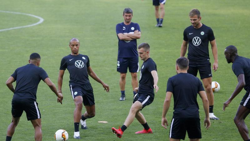 Die Spieler des VfL Wolfsburg beim Training in Kiew. Die Spieler des VfL Wolfsburg beim Training in Kiew.