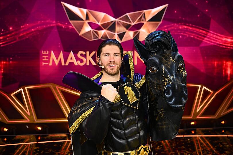 Nach seinem Sieg als Tukan bei "The Masked Singer Switzerland" (2022) landete Ex-Dschungelkönig Joey Heindle als P. S. in Deutschland auf Platz drei. Nach seinem Sieg als Tukan bei "The Masked Singer Switzerland" (2022) landete Ex-Dschungelkönig Joey Heindle als P. S. in Deutschland auf Platz drei.