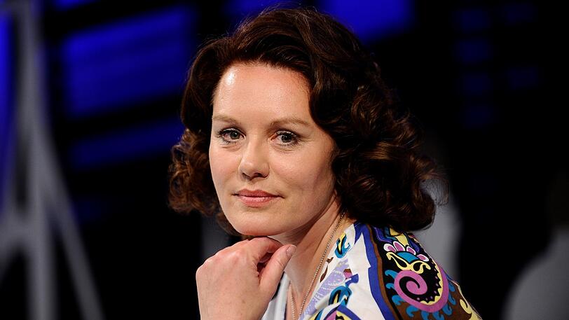 Schauspielerin Maike Bollow trauert um ihre Mutter. Die 77-jährige Hella ist vor fünf Monaten verstorben. Der ehemalige "Rote Rosen"-Star erfuhr aber erst jetzt von ihrem Tod.
