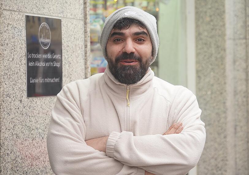 Kioskbetreiber Shivan Beseh liebt seine Arbeit und will auch im Jahr 2026 damit weitermachen.
