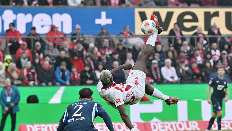 Traumtor: Ragnar Ache vom 1. FC K&ouml;ln schoss mit einem Fallr&uuml;ckzieher den Ball ins Netz