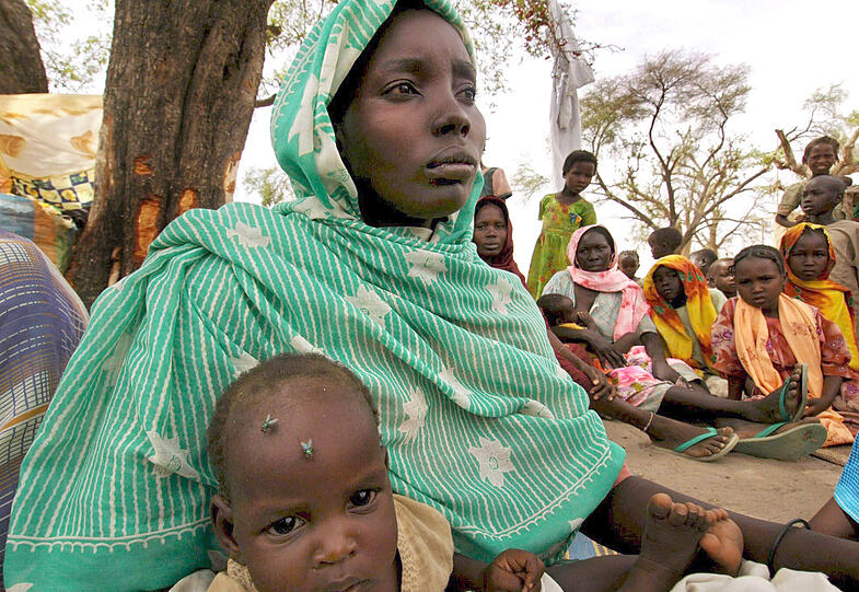 Der Südsudan hat letztes Jahr seine Unabhängigkeit erklärt. Die UNMISS-Mission der Vereinten Nationen unterstützt beim Staats- und Institutionsaufbau, bei der weiteren friedlichen Entwicklung in Südsudan und beim Schutz von Zivilisten. Hierfür sind derzeit auch 16 deutsche Soldaten eingesetzt.