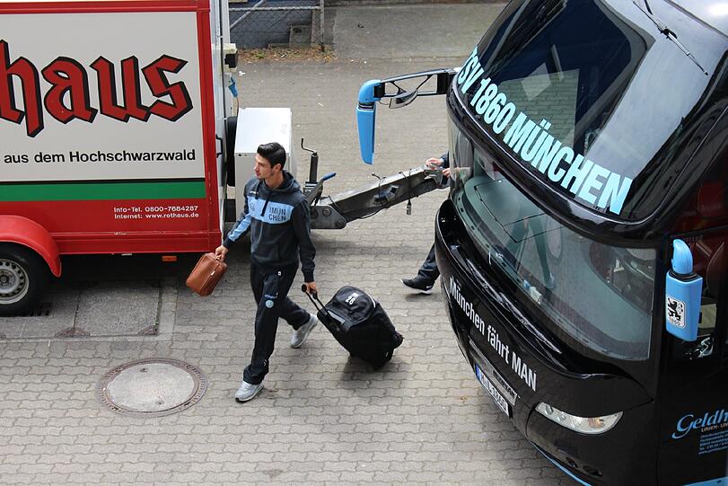 Die ersten Bilder aus Karlsruhe.