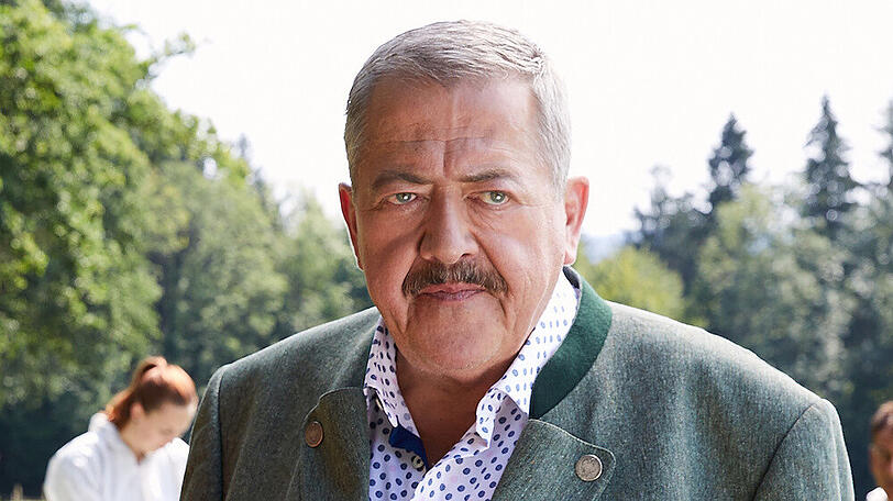 Joseph Hannesschläger als Kommissar Korbinian Hofer in der Folge "Die Rosenheim-Cops - Ein mysteriöser Blumenstrauß"