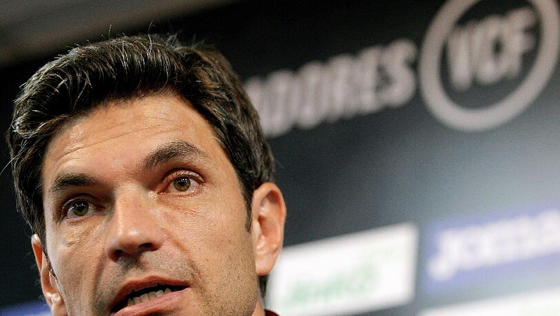 Aufgrund des langen Abstands zum denkwürdigen Abend aus dem Mai 2001 denke er mittlerweile trotz des Fehlschusses „eher positiv“ an das Erlebnis von einst zurück, „weil ich bei einem der größten Abende des FC Valencia dabei war“, sagte der 40-Jährige Mauricio Pellegrino Foto: Juan Carlos Cardenas Aufgrund des langen Abstands zum denkwürdigen Abend aus dem Mai 2001 denke er mittlerweile trotz des Fehlschusses „eher positiv“ an das Erlebnis von einst zurück, „weil ich bei einem der größten Abende des FC Valencia dabei war“, sagte der 40-Jährige Mauricio Pellegrino Foto: Juan Carlos Cardenas