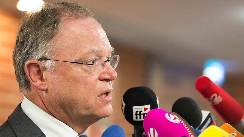 Regierungschef Weil spricht im Landtag in Hannover. Der neue niedersächsische Landtag soll am 15. Oktober gewählt werden.