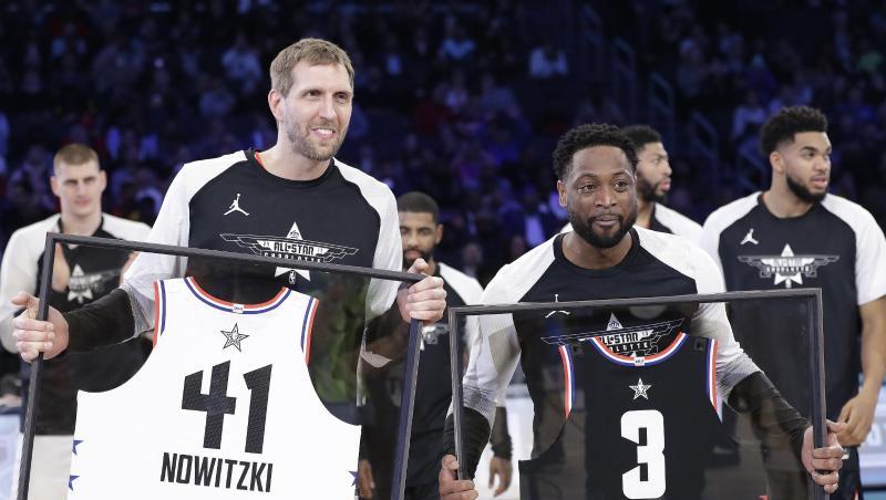 Dirk Nowitzki (l) und Dwayne Wade wurden beim All-Star-Spiel geehrt. Dirk Nowitzki (l) und Dwayne Wade wurden beim All-Star-Spiel geehrt.