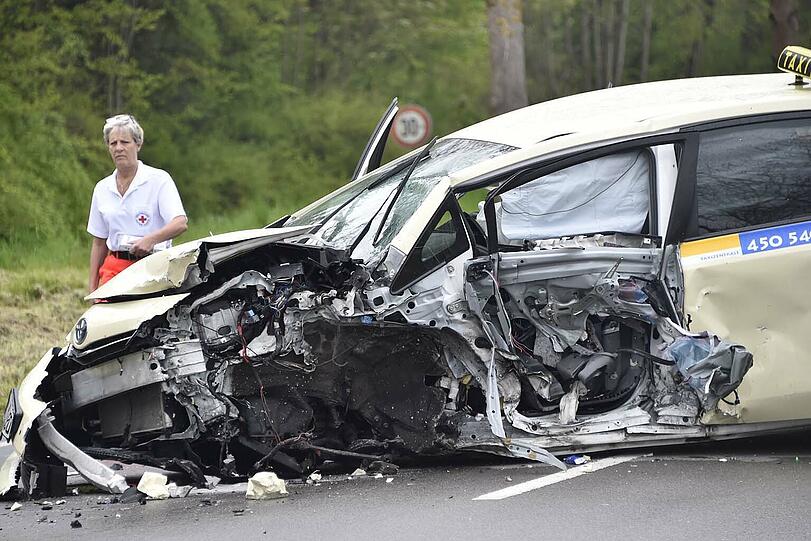 Alle fünf Beteiligten wurden verletzt, sie kamen in umliegende Krankenhäuser.
