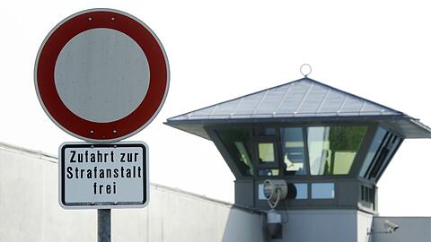 Schlosser, Schneider, Schreiner: Häftlinge in bayerischen Justizvollzugsanstalten &ndash; auch Stadelheim &ndash; stellen Produkte her, die man jetzt auch online kaufen kann.