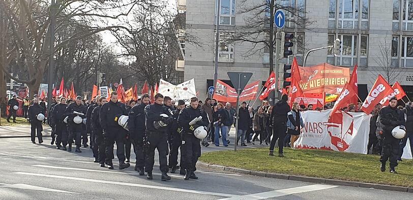 Bilder von der Demo gegen die Sicherheitskonferenz in München.