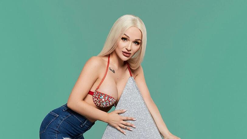Emmy Russ ist eine der 16 Kandidaten von "Promi Big Brother" 2020.