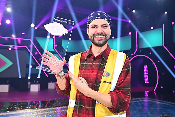Jimi Blue Ochsenknecht holte sich bei "Promi Big Brother" den Sieg. Jimi Blue Ochsenknecht holte sich bei "Promi Big Brother" den Sieg.