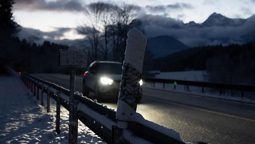 Schnee und Glätte beeinträchtigten auch die Autofahrer im Freistaat. Schnee und Glätte beeinträchtigten auch die Autofahrer im Freistaat.