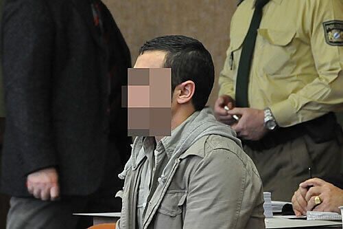 Hasan D. (24) ist wegen versuchten Mordes angeklagt.