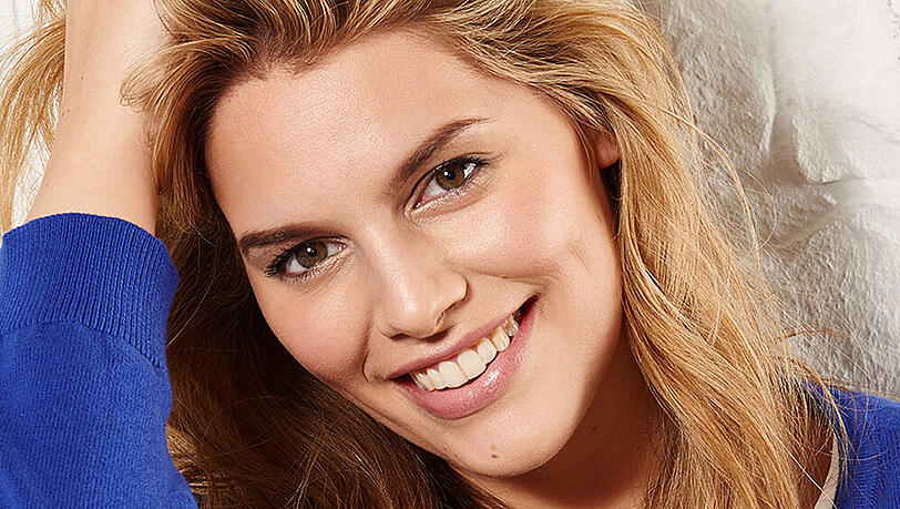 Model Angelina Kirsch will mit ihrem neuen Buch zu mehr Selbstliebe aufrufen Model Angelina Kirsch will mit ihrem neuen Buch zu mehr Selbstliebe aufrufen
