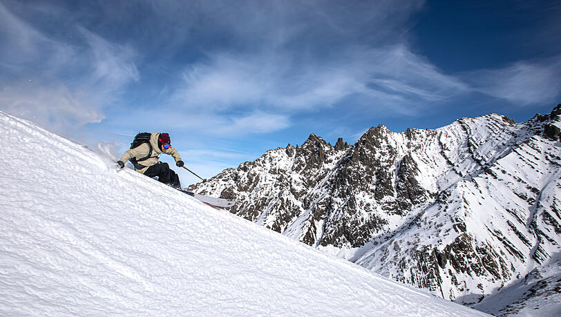 Auch 2026 lädt die österreichische Naturparkregion Tiroler Lechtal zu den Lechtaler Skitourentagen mit einem umfassenden Programm ein.
