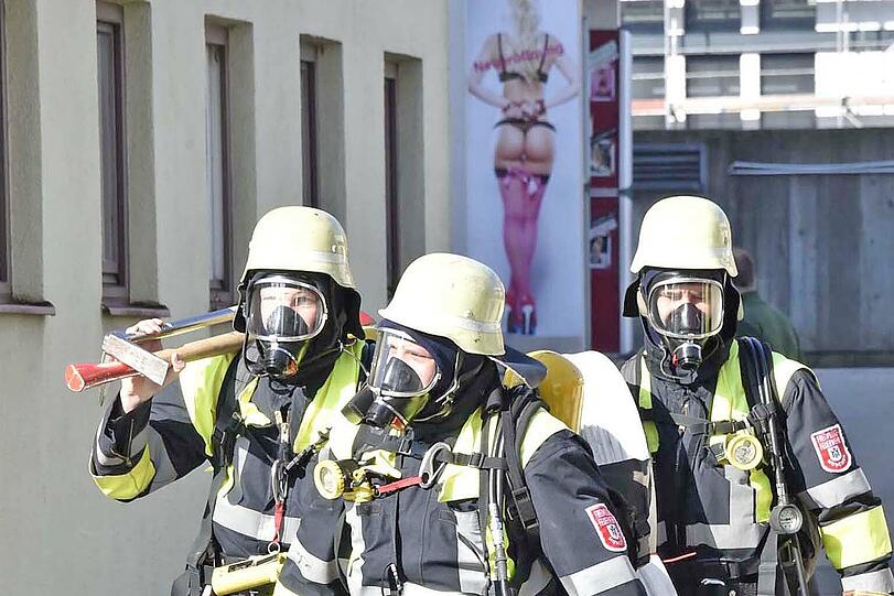 Die Einsatzkräfte der Feuerwehr wurden am Samstag nach Obersendling gerufen.