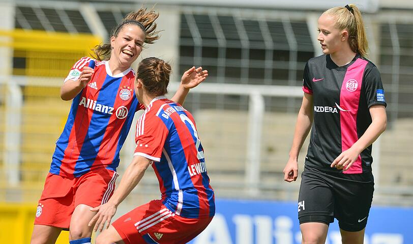 Meister! Die Frauen des FC Bayern haben ihre zweite Meisterschaft geholt!