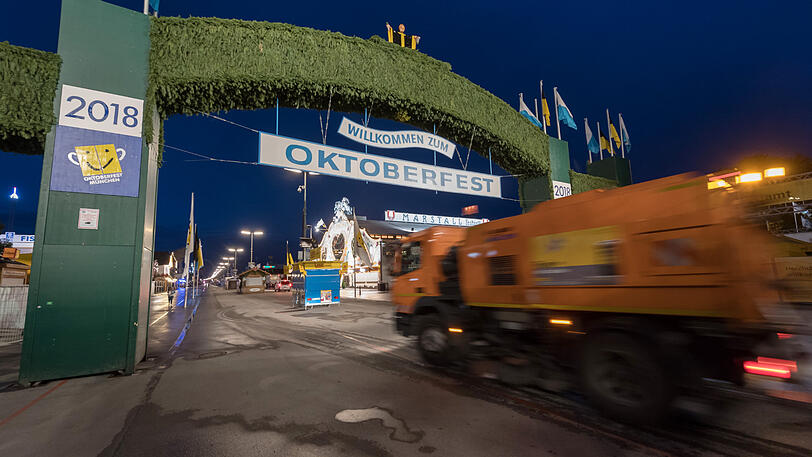 Die Ruhe vor dem Sturm: Wiesn-Bilder vom frühen Samstagmorgen.