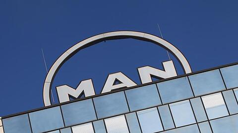 Das MAN-Logo auf dem Verwaltungsgebäude in Augsburg. Foto: picture alliance / dpa/Symbolbild