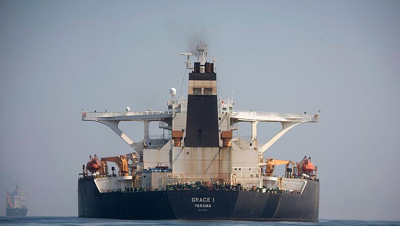 Iranischen Angaben zufolge ist ein Supertanker in der Straße von Hormus auf eine Seemine aufgefahren. (Symbolbild) Iranischen Angaben zufolge ist ein Supertanker in der Straße von Hormus auf eine Seemine aufgefahren. (Symbolbild)