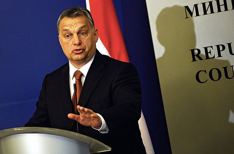 Ungarns Regierungschef Viktor Orban möchte sein Volk über die Verteilung von Flüchtlingen abstimmen lassen. 1300 Menschen müsste das Land nach EU-Quoten aufnehmen.