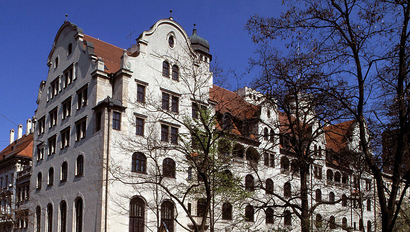 Auch die Hauptfeuerwache in der Altstadt muss warten. Auch die Hauptfeuerwache in der Altstadt muss warten.