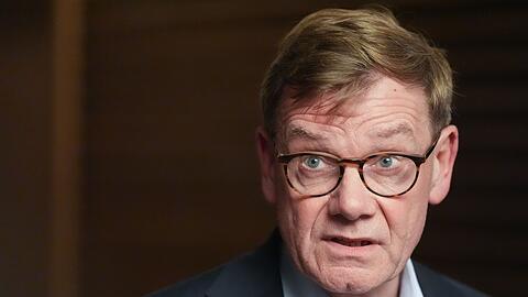 Außenminister Johann Wadephul (CDU) äußert sich in Tel Aviv nach einem Treffen mit seinem israelischen Amtskollegen Gideon Saar optimistisch zur weiteren Umsetzung des Nahost-Friedensprozesses.