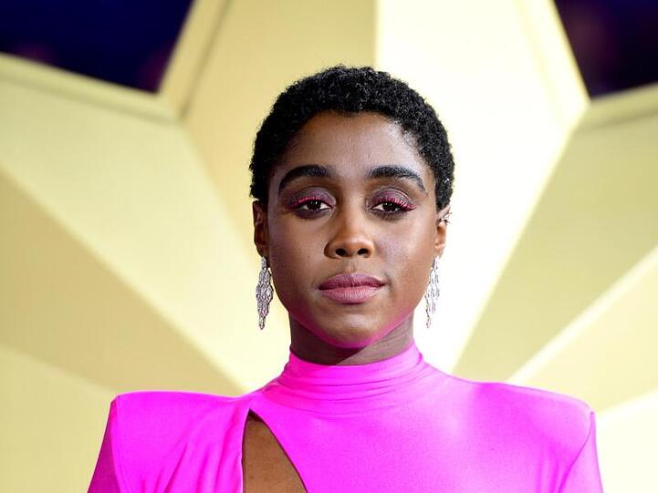 Die Schauspielerin Lashana Lynch soll unbestätigten Gerüchten zufolge als Agentin die Lizenz zum Töten bekommen.