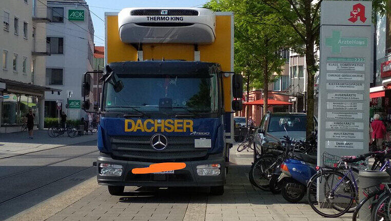 Falschparkender Lkw in Pasing. Falschparkender Lkw in Pasing.