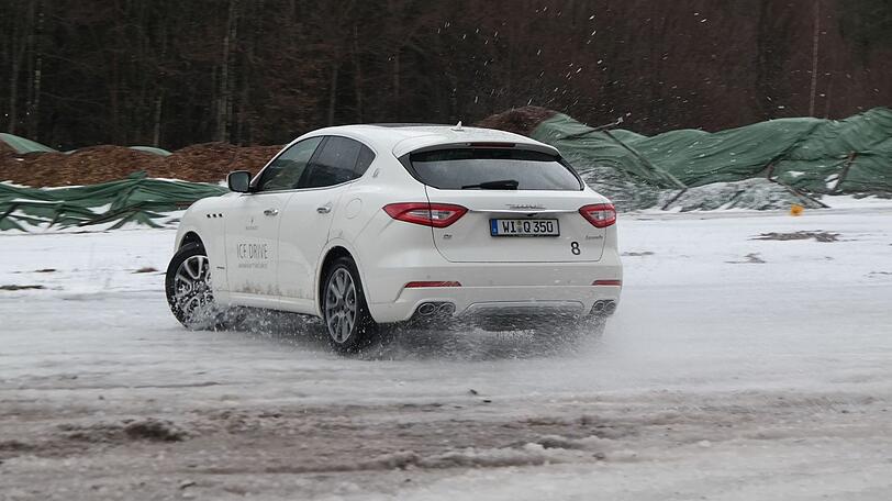 Auch der Maserati Levante wird mit deaktiviertem ESP zum passenden Untersatz für fahrdynamisches Training.