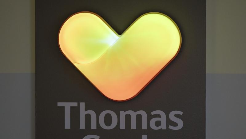 Thomas Cook hatte seine Ferienfluggesellschaften Anfang Februar zum Verkauf gestellt, um sich notwendiges Geld für Investitionen etwa in Hotels und neue Technologie zu verschaffen. Thomas Cook hatte seine Ferienfluggesellschaften Anfang Februar zum Verkauf gestellt, um sich notwendiges Geld für Investitionen etwa in Hotels und neue Technologie zu verschaffen.